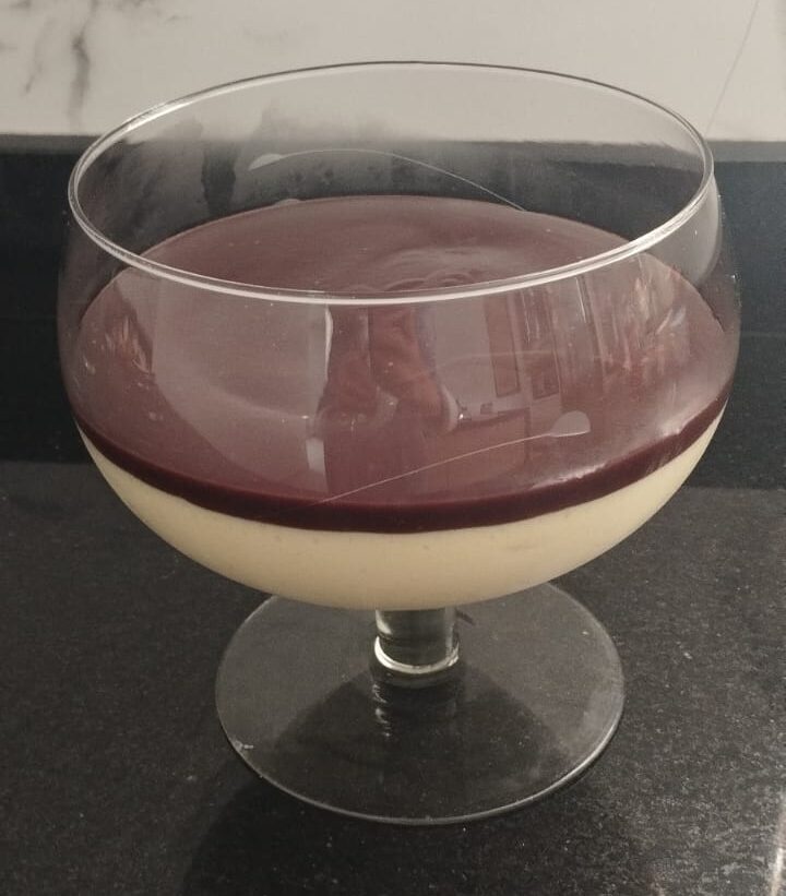 MOUSSE DE MARACUJÁ COM GANACHE DE CHOCOLATE