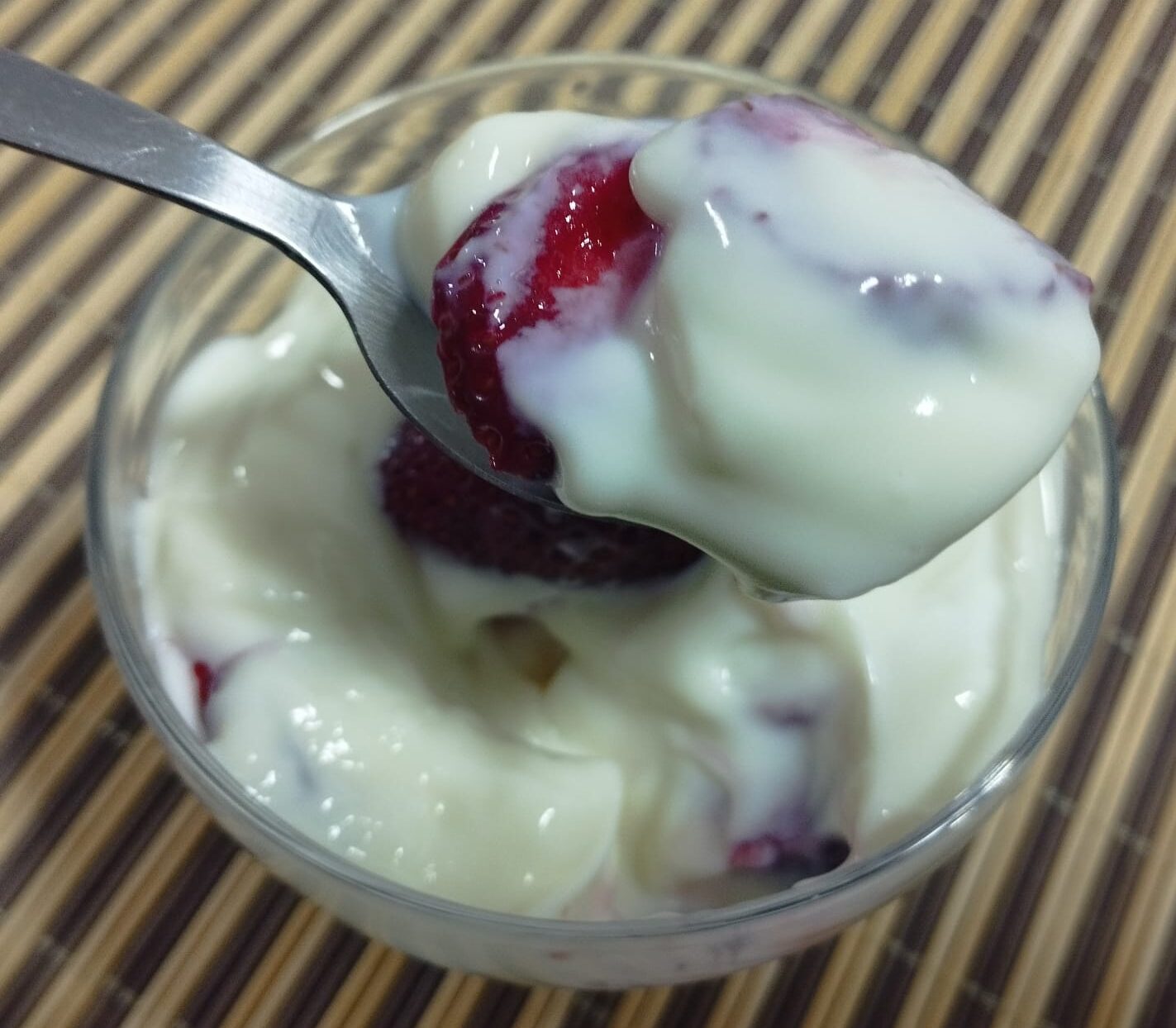 MORANGO AO CREME